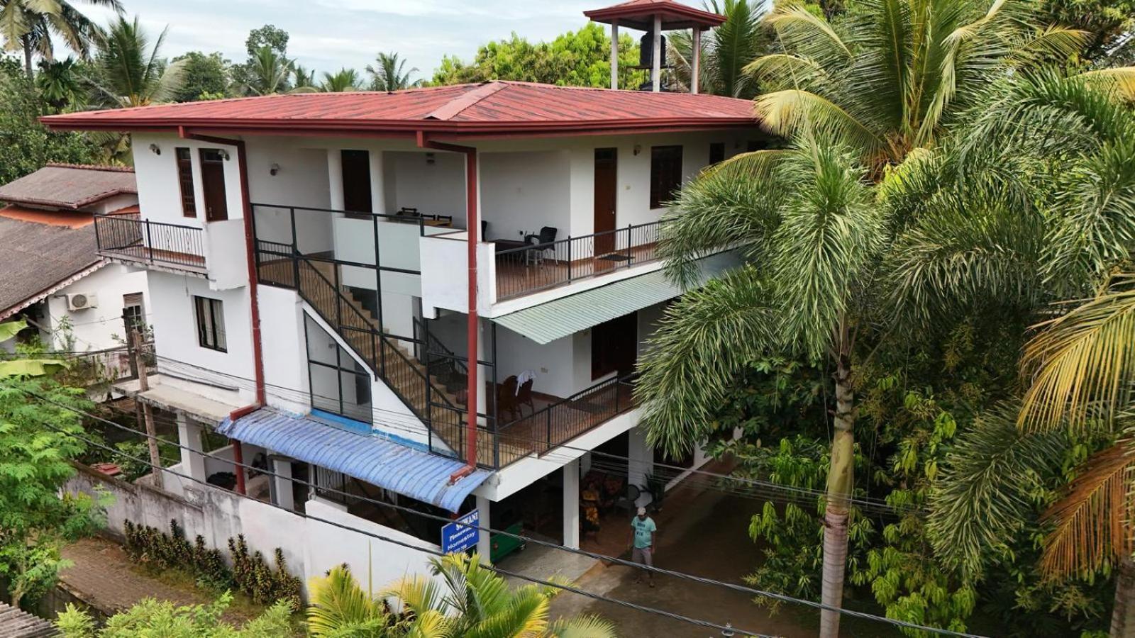 Suwani Pinnawala Homestay Экстерьер фото