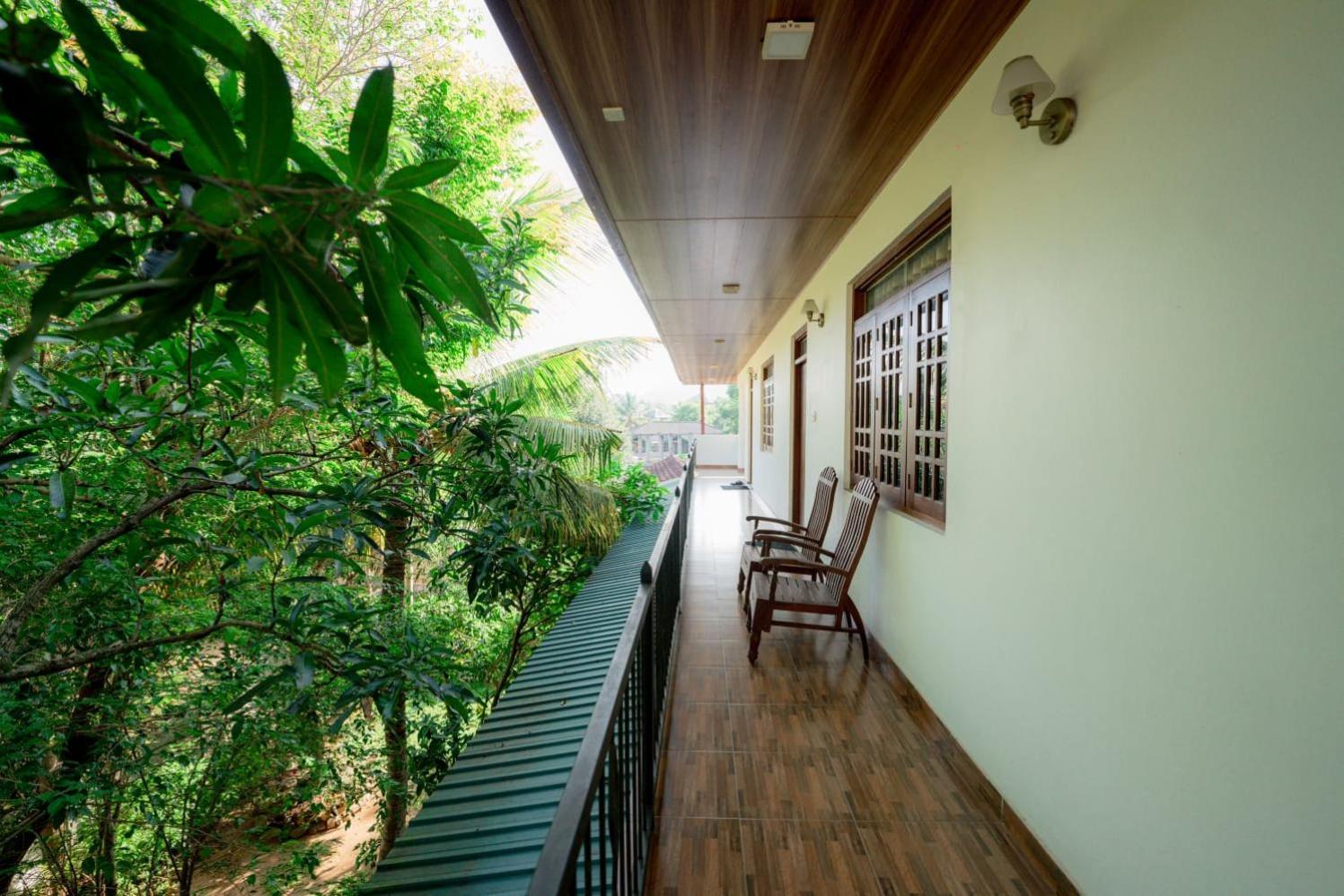 Suwani Pinnawala Homestay Экстерьер фото