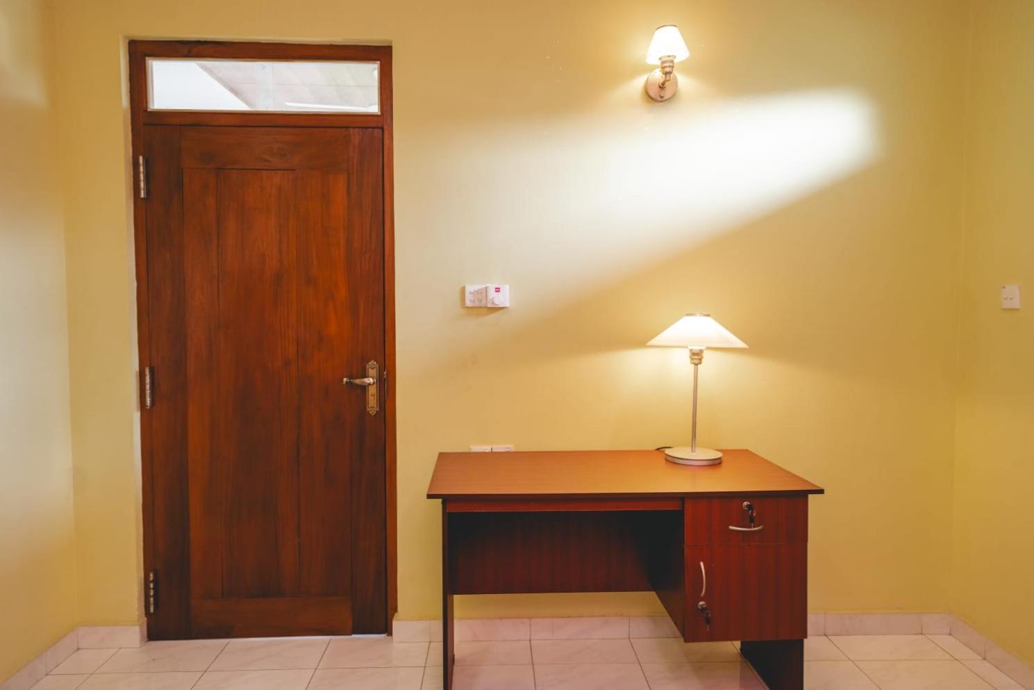 Suwani Pinnawala Homestay Экстерьер фото