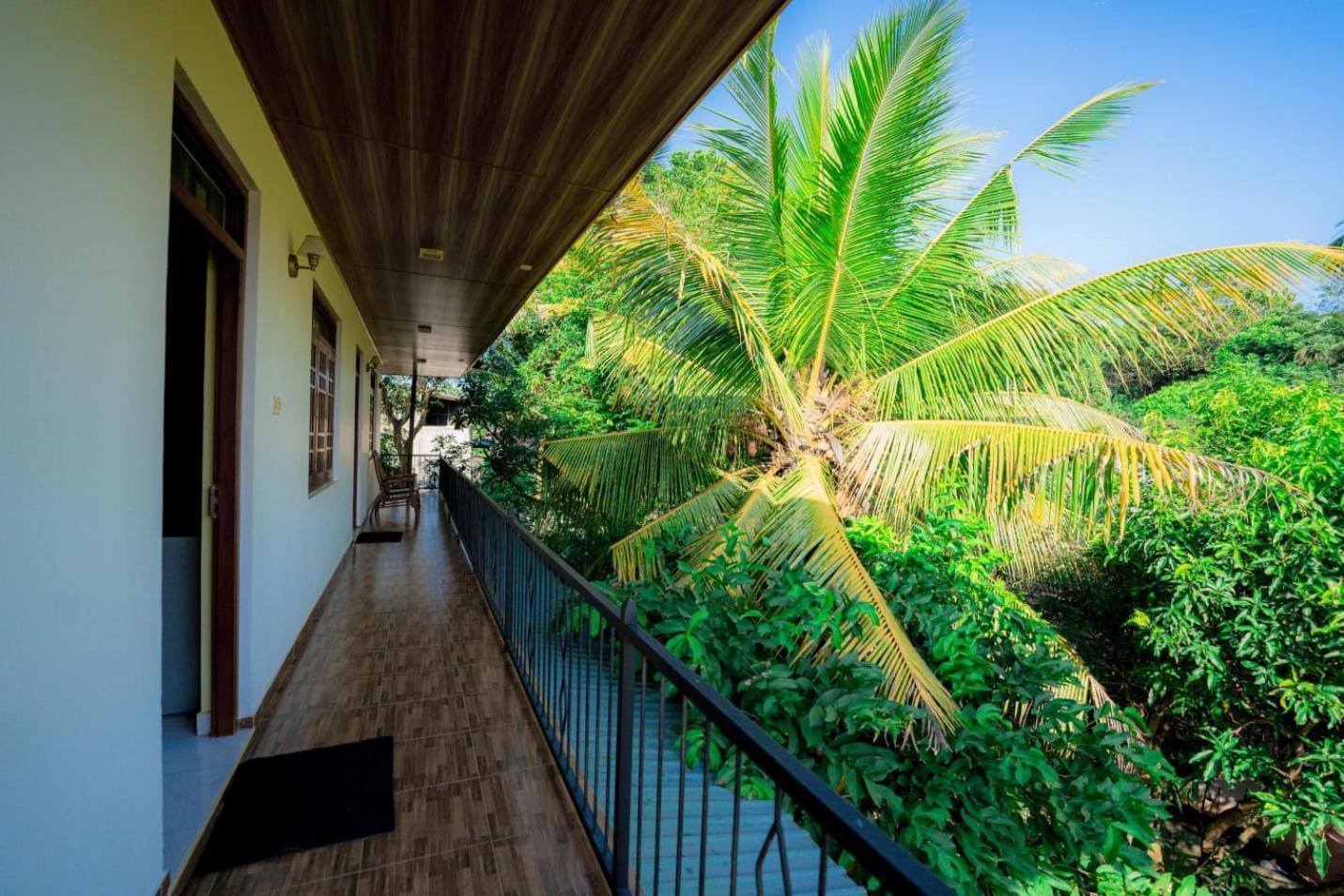 Suwani Pinnawala Homestay Экстерьер фото
