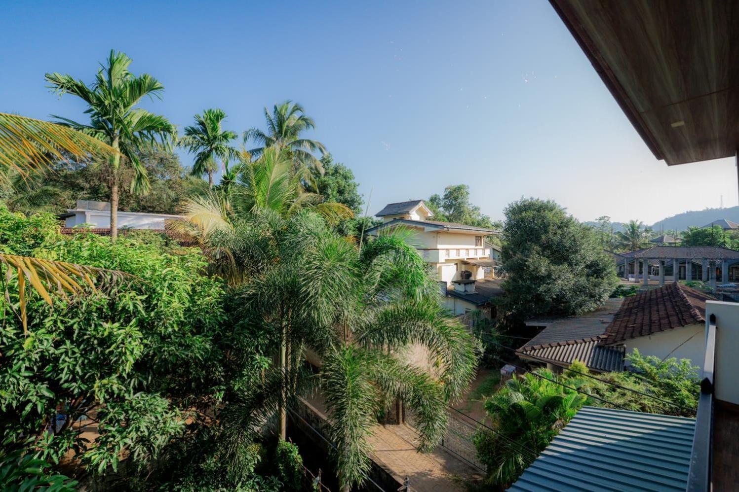 Suwani Pinnawala Homestay Экстерьер фото