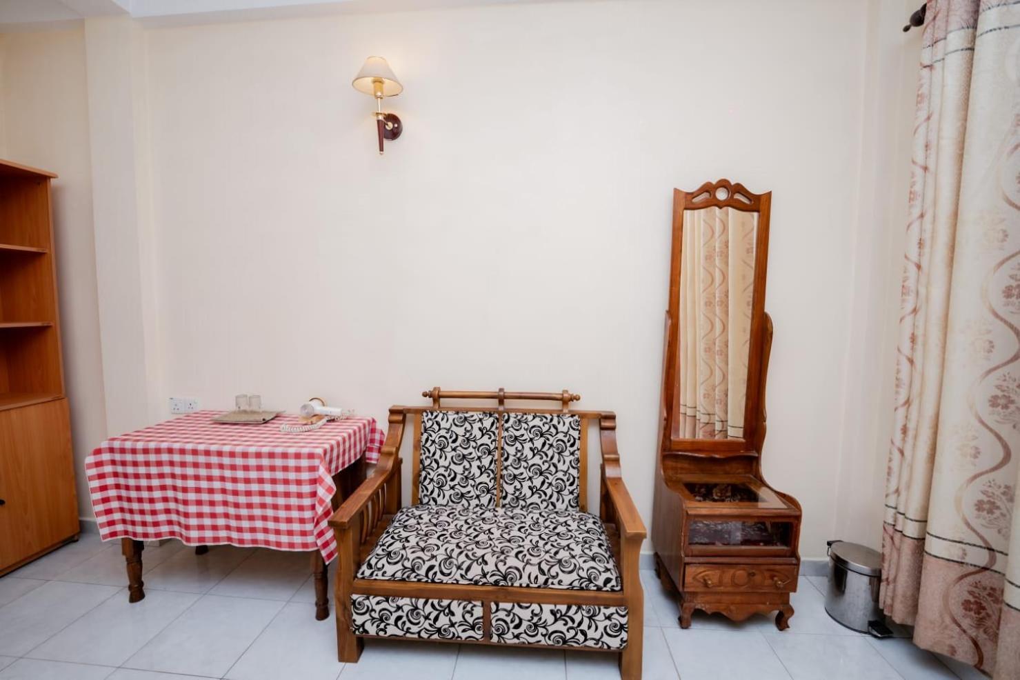 Suwani Pinnawala Homestay Экстерьер фото