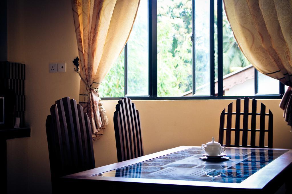 Suwani Pinnawala Homestay Экстерьер фото