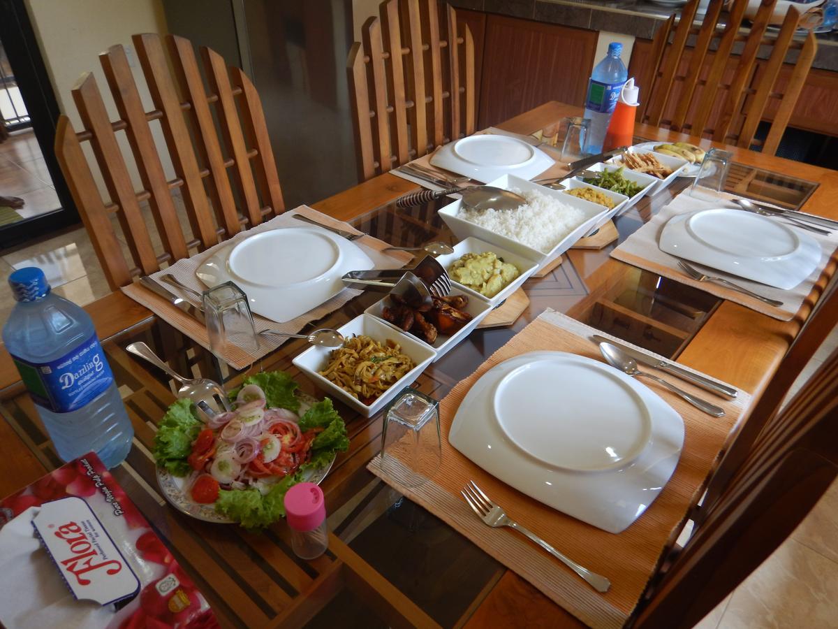Suwani Pinnawala Homestay Экстерьер фото